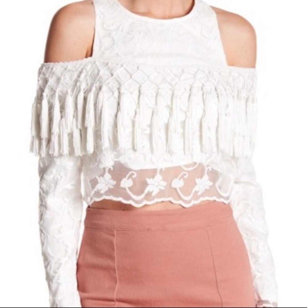 Gracia lace crop top